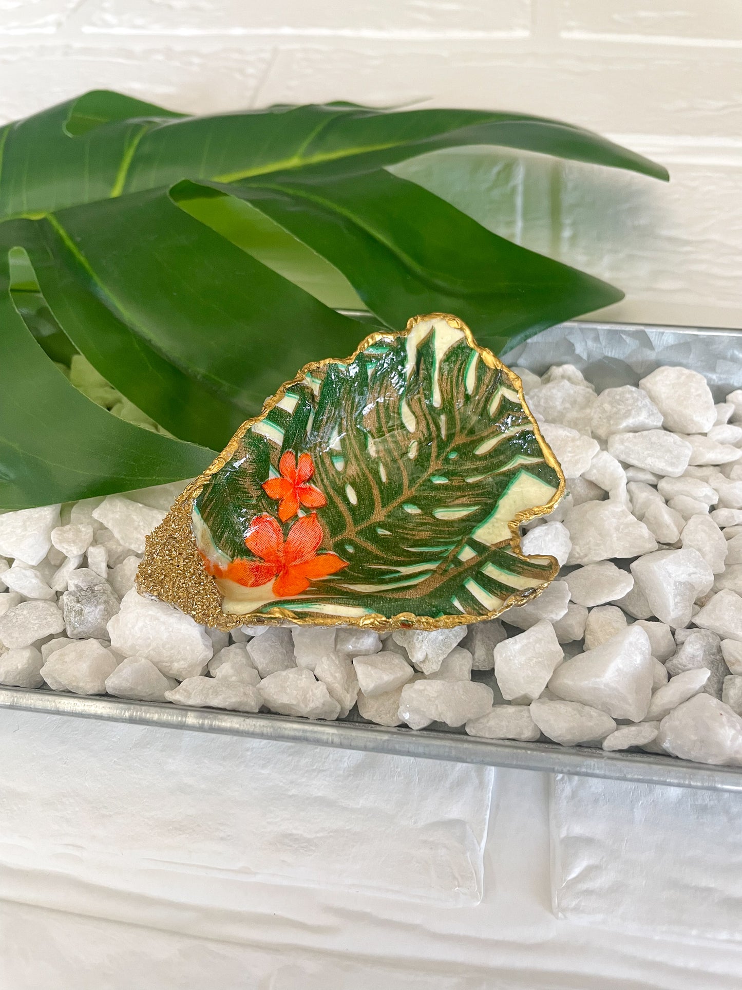 Birds of Paradise Oyster Shell